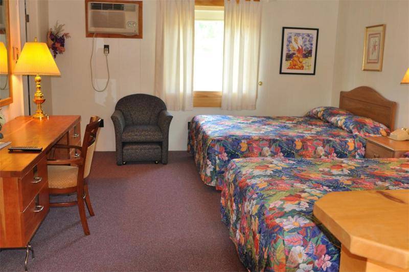 Turnpike Motel Kennebunk Room photo